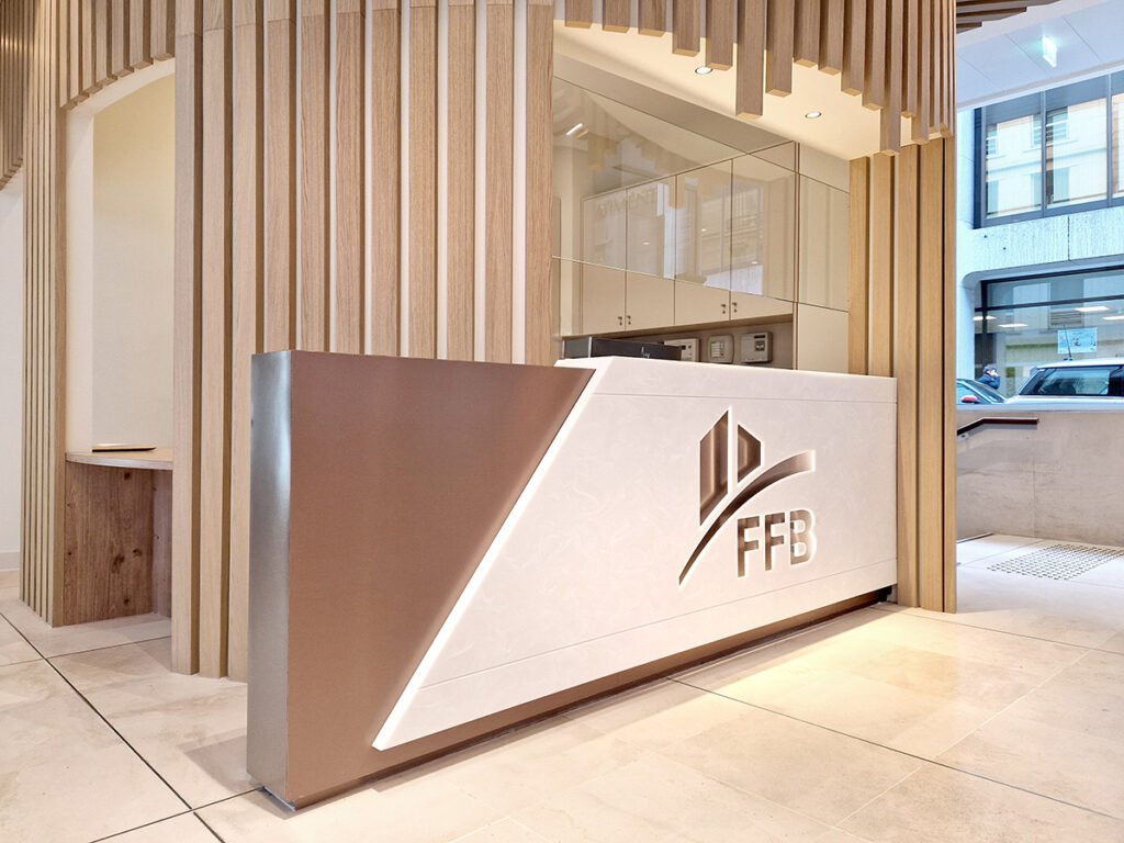 Rénovation agencements sur-mesure à Paris Fédération Française du Bâtiment hall accueil