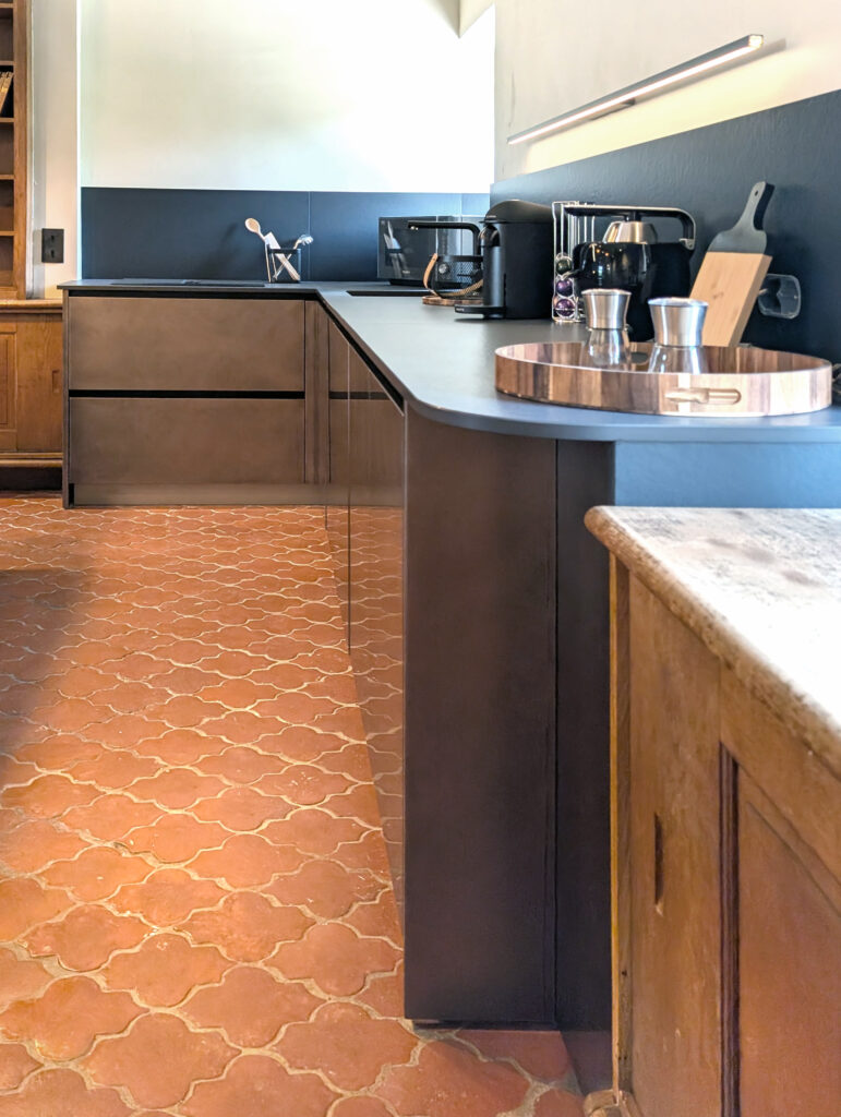 rénovation Maison d’hôtes du Château de Châteauneuf le Rouge Atelier Pouillon cuisine