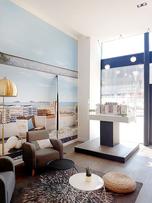 Agencement espace de vente salon intérieur